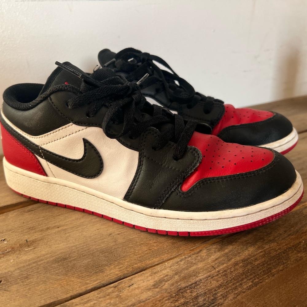 Nike Air Jordan 1 Low - red, white black. Size 7Y